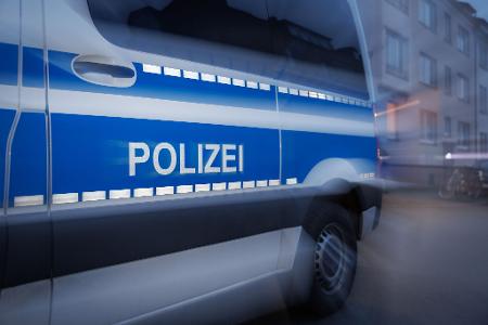 Nach dem Messerangriff auf einen 13-Jährigen wurden sieben Tatverdächtige einem Haftrichter vorgeführt. (Symbolbild) Nach dem Messerangriff auf einen 13-Jährigen wurden sieben Tatverdächtige einem Haftrichter vorgeführt. (Symbolbild)