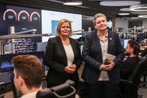 Faeser zu Plattform-Betreibern: Strafbares schneller löschen
