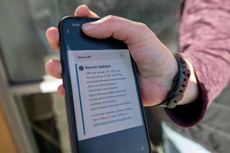 Die App der US-Einwanderungsbehörde zeigt an, dass Asyl-Termine storniert wurden.