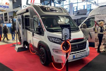Außenansicht, Messe, Stromkabel, Hybrid, Wohnmobil, teilintegriert