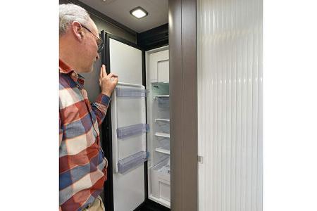 Challenger X 250 (2023) Kuehlschrank f