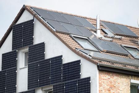 Die Vergütung für Solarstrom, der in das Stromnetz eingespeist wird, wird für neue Anlagen gesenkt. (Archivbild)