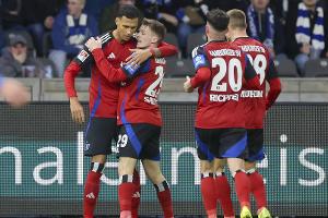 Polzin weiter ungeschlagen: HSV an der Spitze