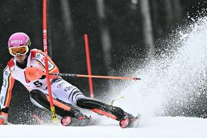 Slalom in Kitzbühel: Straßer als Neunter mit großen Rückstand