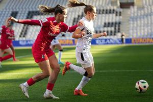 Bayer-Frauen gewinnen Wiederholungsspiel in Freiburg