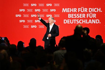 Kanzler Scholz kritisiert die Merz-Pläne