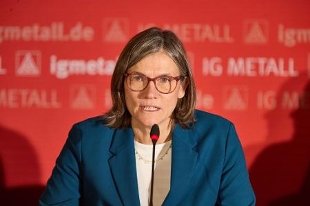 Gewerkschaftschefin Christiane Benner nimmt künftige Bundesregierung in die Pflicht (Archivbild)