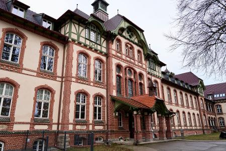 Auf dem Areal mit Wohnungen in Beelitz-Heilstätten haben sich innerhalb einiger Tage zwei Gewaltverbrechen ereignet. 