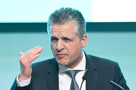 Der Streit über schärfere Migrationsregeln dauert an. (Archivbild)