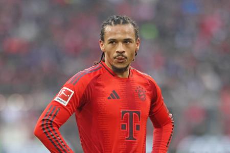 Leroy Sané - Note: 3,5 - Nahm sich teilweise zu viele Kontakte, sodass die Angriffe der nötigen Zug verloren. Bei seinen Abschlüssen setzte er immer auf Gewalt statt Präzision. Hätte eigentlich mehrere Treffer erzielen müssen, sinnbildlich für den Gesamtauftritt stand aber der Lattenkracher in der Schlussphase.