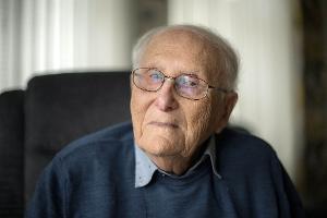 Holocaust-Überlebender will Verdienstkreuz zurückgeben