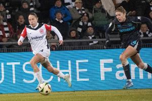 Bundesliga-Restart: SGE-Frauen siegen im Spitzenspiel