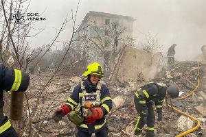 Tote und Verletzte bei russischen Luftschlägen in Ukraine