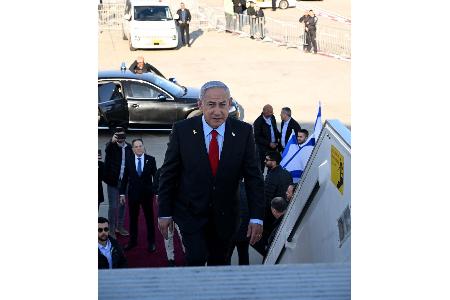 Der israelische Regierungschef Benjamin Netanjahu reist in die USA. Der israelische Regierungschef Benjamin Netanjahu reist in die USA.