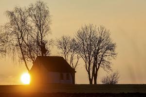 Zum Wochenstart bleibt es sonnig und frostig