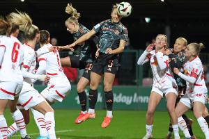 Bayern-Frauen gewinnen glanzlos in Leipzig