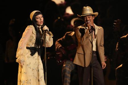Lady Gaga und Bruno Mars erinnerten mit 