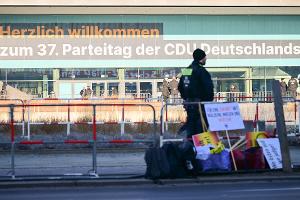 Proteste zum CDU-Parteitag - rund 700 Polizisten vor Ort