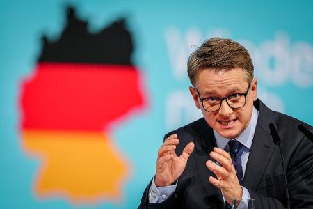 Als so gut wie gesetzt für das Wirtschaftsministerium gilt Generalsekretär Carsten Linnemann.