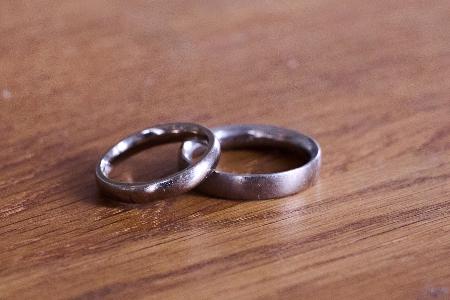 Die Zahl der Verheirateten ging in den vergangenen 30 Jahren stark zurück. (Symbolbild) Die Zahl der Verheirateten ging in den vergangenen 30 Jahren stark zurück. (Symbolbild)