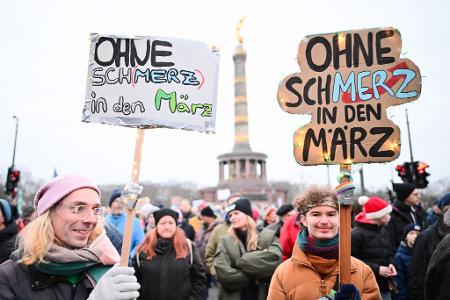 In Berlin und zahlreichen anderen Städten gab es am vergangenen Wochenende, bei denen kritisiert wurde, dass die Union im Bundestag Vorschläge zur Migrationspolitik zur Abstimmung gestellt hatte, bei denen eine Mehrheit ohne Stimmen der AfD nicht zu erwarten war. (Archivbild)