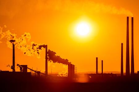 Lichtblick für die deutsche Industrie: Sie hat im Dezember deutlich mehr Aufträge eingesammelt.
