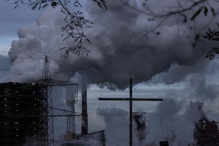 Talfahrt gestoppt? Mehr Aufträge für die deutsche Industrie.