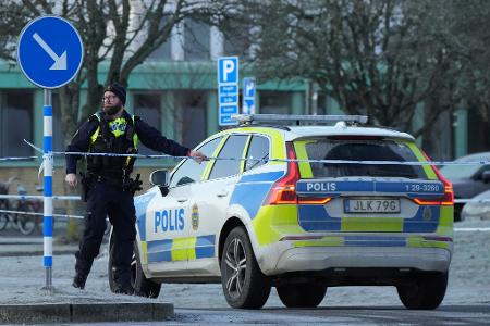 Die Polizei gibt neue Details zum mutmaßlichen Täter bekannt.