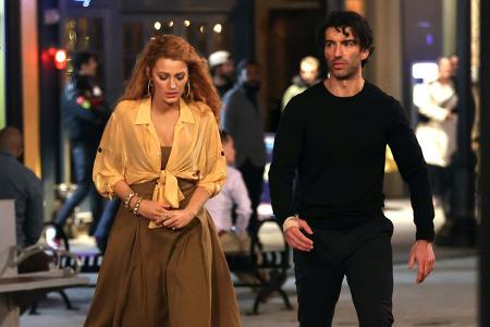 Aktuell hält ein Fall Hollywood in Atem, bei dem es um schwindelerregend viel Geld geht. Die Schauspielerin Blake Lively hat den Schauspieler und Regisseur Justin Baldoni verklagt, weil er bei den Dre ... Aktuell hält ein Fall Hollywood in Atem, bei dem es um schwindelerregend viel Geld geht. Die Schauspielerin Blake Lively hat den Schauspieler und Regisseur Justin Baldoni verklagt, weil er bei den Dre ...