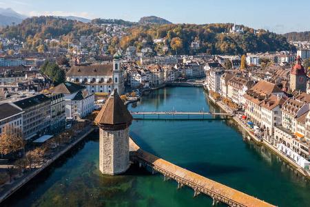 Luzern Fluss mit Brücke