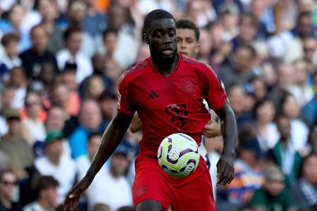 Dayot Upamecano - Note: 1,5 - Sorgte für ein stabiles Zentrum und stand gerade bei langen Bällen meist optimal im Raum. Musste fast nie in knifflige Zweikämpfe, weil er mit der ersten Aktion praktisch jeden Bremer Gedanken unterband. Zwang Zetterer vorne nach Eckball sogar zu einer Glanztat.