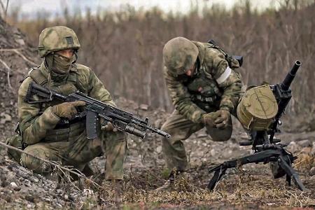 Nach einem Abflauen der Kämpfe in der Ostukraine über mehrere Tage greifen russische Truppen wieder heftiger an.