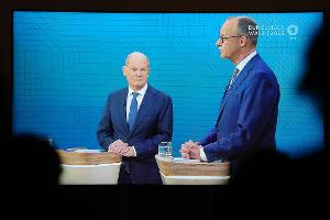 Hartes TV-Duell von Scholz und Merz zu AfD und Migration