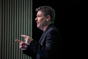 Habeck wehrt sich gegen Plagiatsvorwürfe