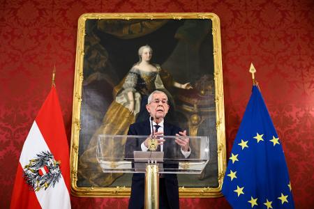 Der Präsident kritisiert die mangelnde Kompromissbereitschaft in der österreichischen Politik. Der Präsident kritisiert die mangelnde Kompromissbereitschaft in der österreichischen Politik.