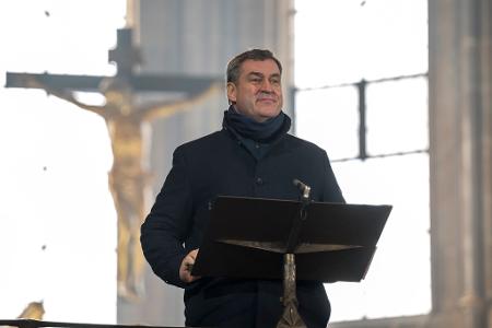 Markus Söder bei einem kirchlichen Anlass - nämlich bei der Amtseinführung des Bamberger Erzbischofs Gössl. (Archivbild) Markus Söder bei einem kirchlichen Anlass - nämlich bei der Amtseinführung des Bamberger Erzbischofs Gössl. (Archivbild)