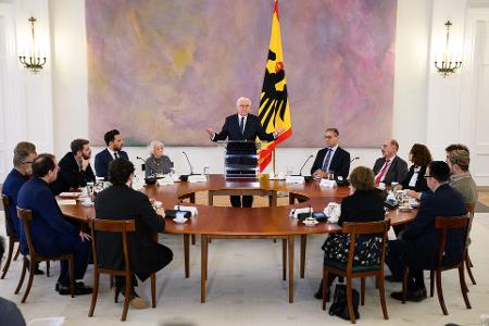 Im November 2023 lud Bundespräsident Frank-Walter Steinmeier zu einer Diskussion mit dem Titel 