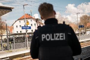 Männer wollen ihre geschleusten Brüder bei der Polizei abholen/ Bundespolizei ermittelt gegen Schleuser
