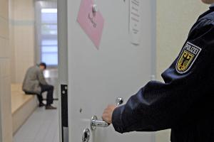Reise endet nach Kontrolle durch die Bundespolizei in der Justizvollzugsanstalt