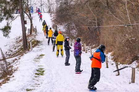 Sogar in Brandenburg kann man aktuell Ski und Snowboard fahren. 