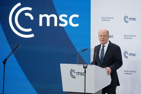 Wird an diesem Montag zu einem Sondertreffen in Paris erwartet: Bundeskanzler Olaf Scholz.
