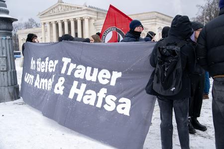 Transparent auf einer Demonstration gegen die Instrumentalisierung des Anschlags.
