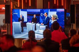 Migration und Dschungelcamp: Kanzlerkandidaten in TV-Runde