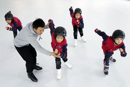 Schülerinnen und Schüler in China sollen auch mehr für Wintersportarten begeistert werden. (Archivbild)
