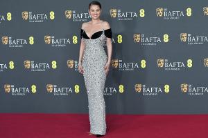 Selena Gomez setzt erneut auf opulenten Old-Hollywood-Look