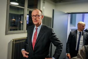 ARD-"Wahlarena": Merz fährt S-Bahn - Weidel wird persönlich