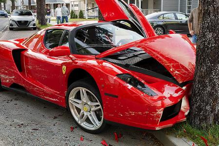 Supercar Sportwagen Crash Unfall Render Collage Supercar Sportwagen Crash Unfall Render Collage