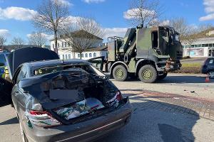Lkw übersieht Pkw - Frau schwer verletzt
