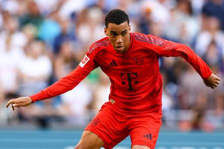 Jamal Musiala (bis 90.) - Note: 3,5 - Spielte phasenweise durchaus intelligente Pässe im vorderen Drittel. Doch allzu oft passte die Folgeaktion der Mitspieler nicht oder sich gingen gar nicht erst auf seine Zuspiele ein. Tendierte aber zu sehr verspielten Lösungen. In der heiklen Phase nach dem Rückstand kam zu wenig.