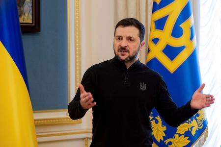 Der ukrainische Präsident Selenskyj wirft US-Präsident Trump Desinformation vor.